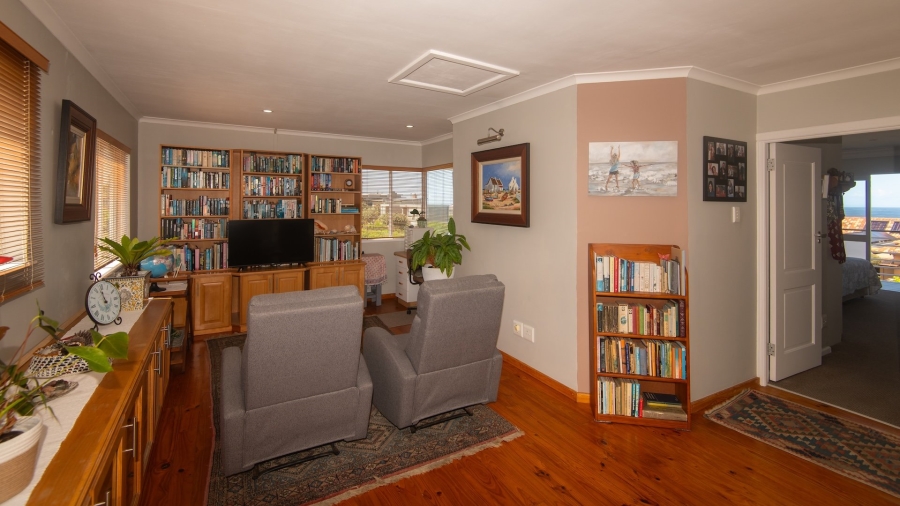 5 Bedroom Property for Sale in Hersham Western Cape